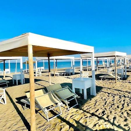 Regina Del Mare Holiday Apartments Tirrenia Ngoại thất bức ảnh