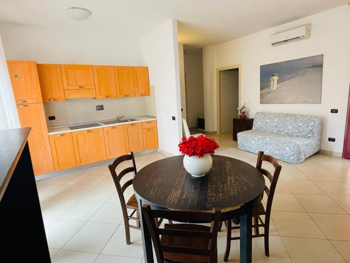 Regina Del Mare Holiday Apartments Tirrenia Ngoại thất bức ảnh